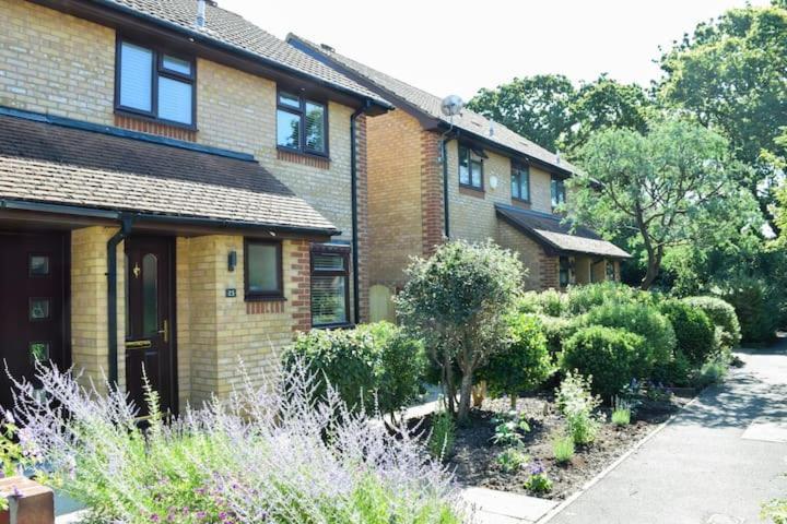 Beautiful 3 Bed Home In The Heart Of New Forest Hordle Esterno foto